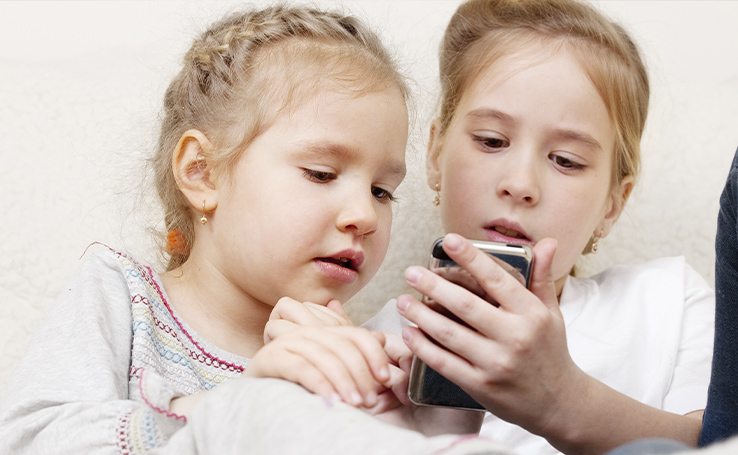 No tablet ou celular - Jogos educativos para as crianças - Loga