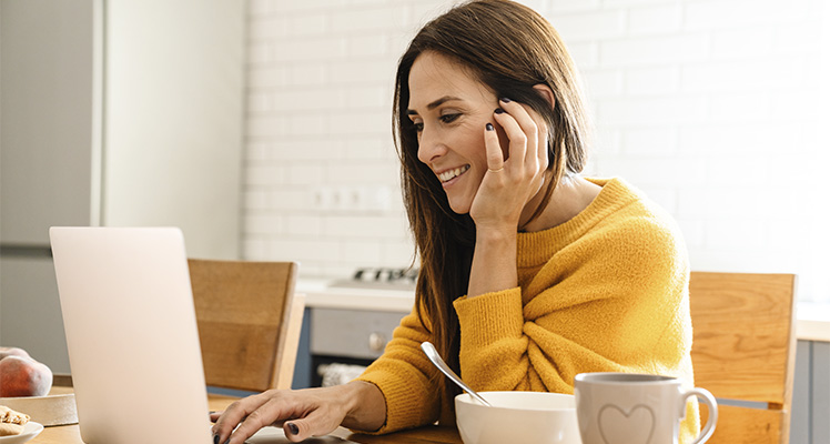 Brasileiro acessa mais a Internet pelo celular do que pelo PC