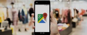 Celular da Positivo com o app do Google Maps aberto.