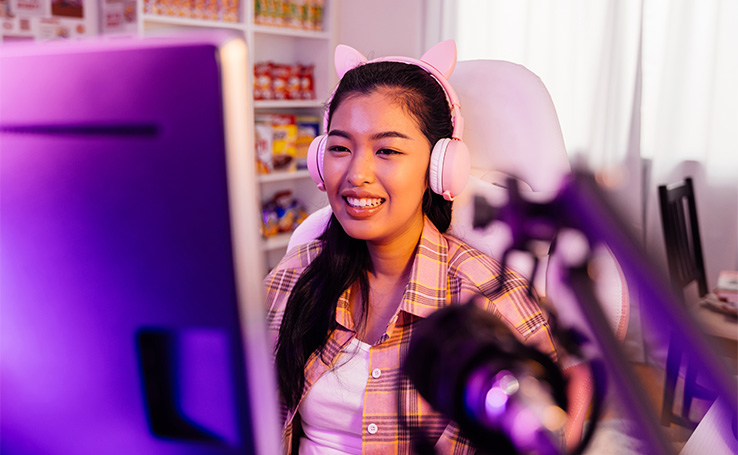 menina gamer gravando tela do pc