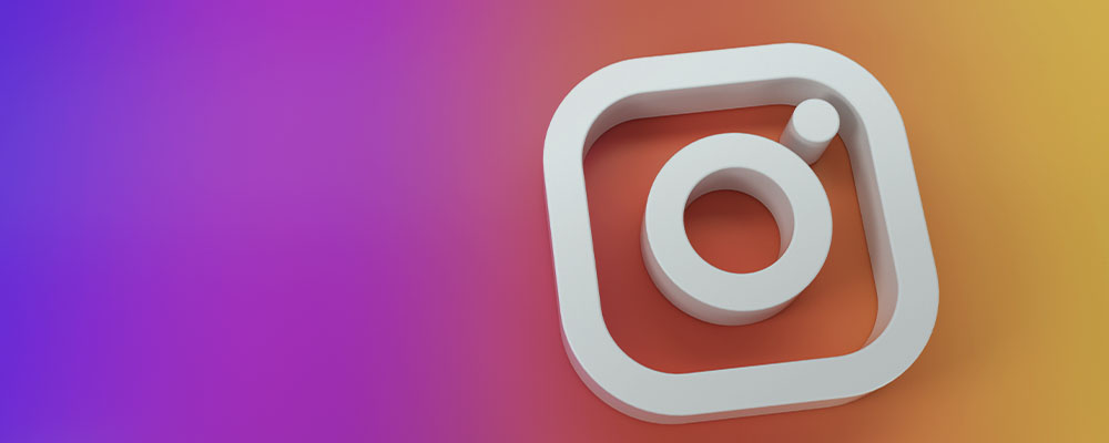 logo do Instagram sobre um fundo colorido