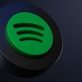 logo do Spotify sobre um fundo escuro