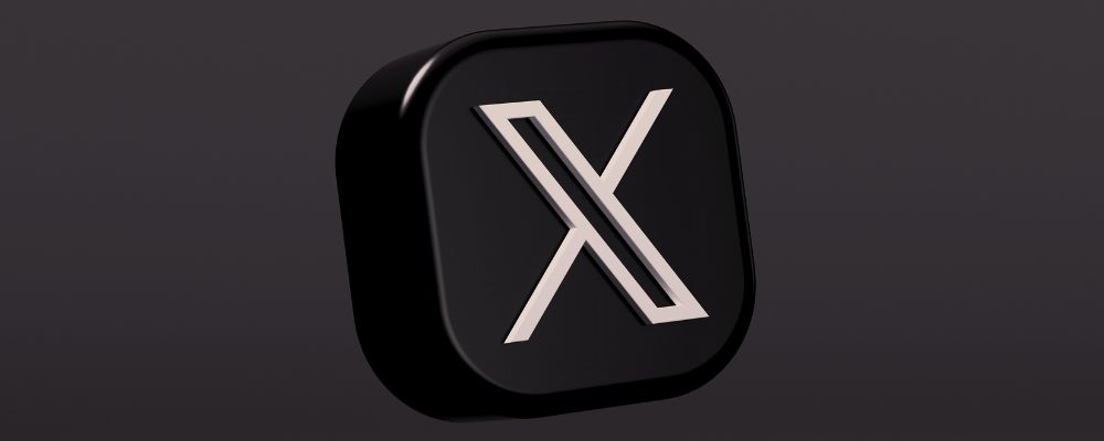 Logo do X/Twitter sobre um fundo preto.