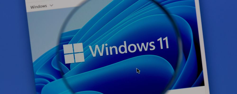 Logo do Windows 11 em tela de computador.