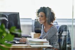 Por que escolher um Desktop Master D3200 como computador corporativo?