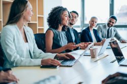 Treinamento de equipe de TI: quais os benefícios e como fazer?