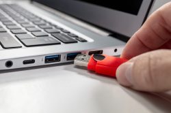 Portas USB para notebook: conheça os principais tipos disponíveis!