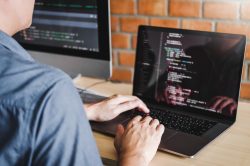 Tipos de teste de software: conheça os principais e saiba qual é a importância de cada um!