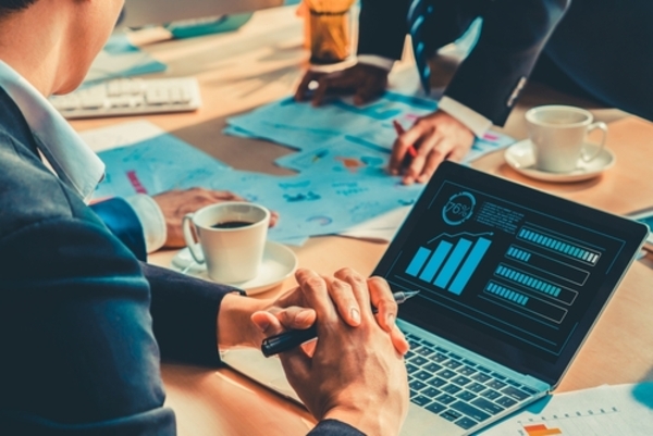 Os computadores para empresas podem auxiliar na melhora da produtividade.